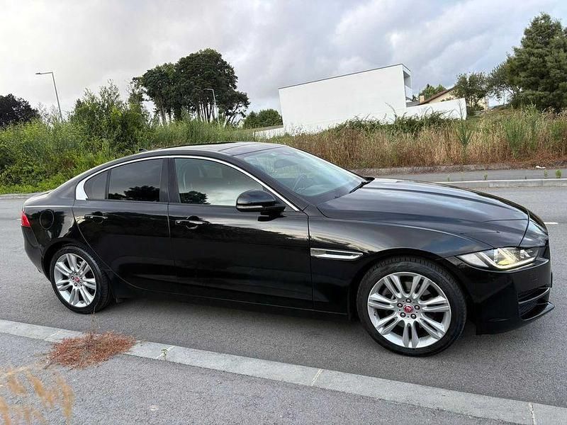 Usado 2016 Jaguar XE Sedan | € 18.500 (Preço justo) - Imagem 1/4