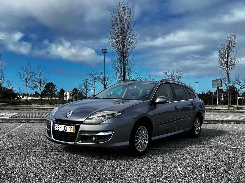 Usado Renault Laguna III 110 HP (80 kW) 2011 Cinzento Carrinha