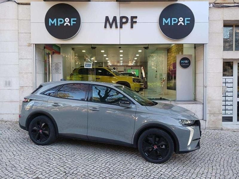 Cinzento Usado 2024 DS Automobiles DS7 Crossback SUV | € 32.990 (Bom preço) - Imagem 1/4