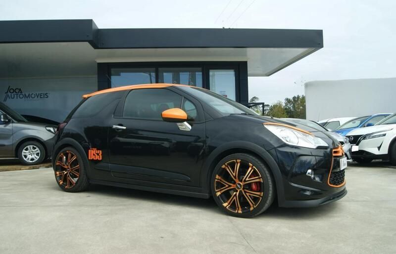 Preto Usado 2011 Citroën DS3 Coupé | € 20.000 - Imagem 1/4