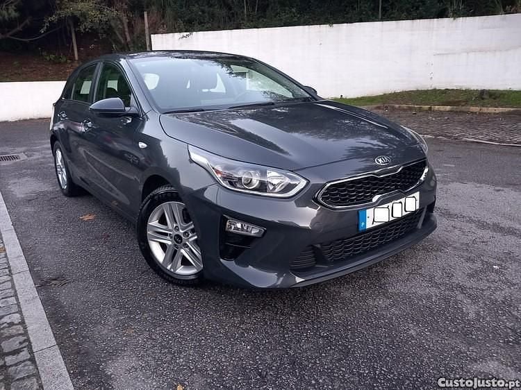 Cinza Usado 2021 Kia Ceed Citadino | € 12.500 (Bom preço) - Imagem 1/1