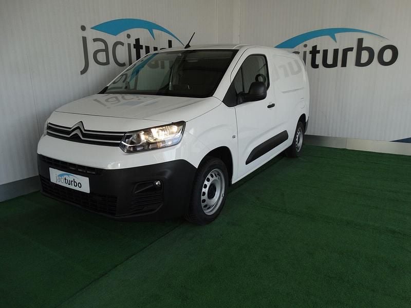 Branco Usado 2021 Citroën Berlingo Monovolume | € 18.500 (Caro) - Imagem 1/4