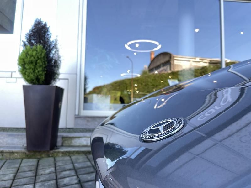 Usado Mercedes CLA180 116 HP (85 kW) 2020 Cinzento branco Sedan