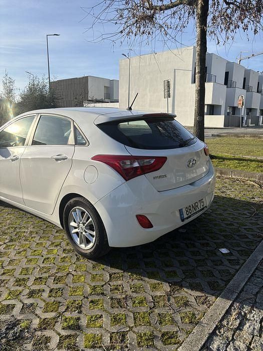 Usado Hyundai i30 90 HP (66 kW) 2013 Sedan