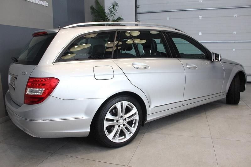 Usado Mercedes C200 Avantgarde 136 HP (100 kW) 2014 Cinza Carrinha