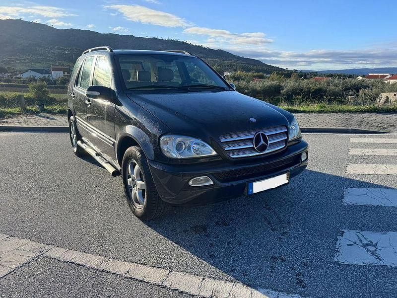 Usado 2004 Mercedes ML270 SUV | € 8.500 - Imagem 1/4