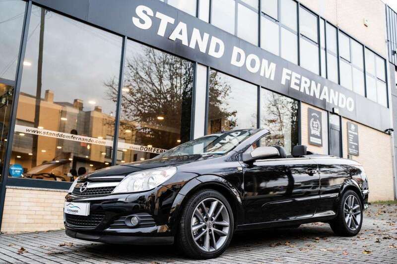 Usado Opel Astra 150 HP (110 kW) 2009 Preto