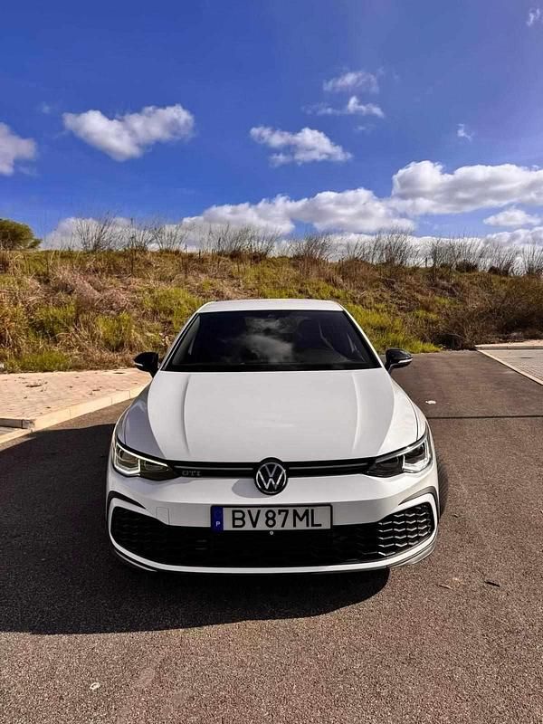 Usado VW Golf VIII GTI 245 HP (180 kW) 2022 Branco Sedan