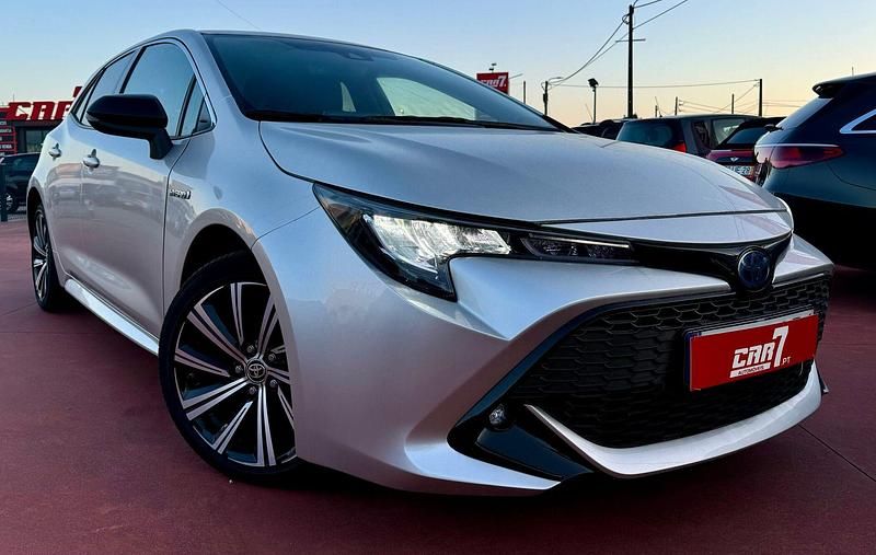Cinza Usado 2021 Toyota Corolla Comfort Sedan | € 23.500 (Preço justo) - Imagem 1/4