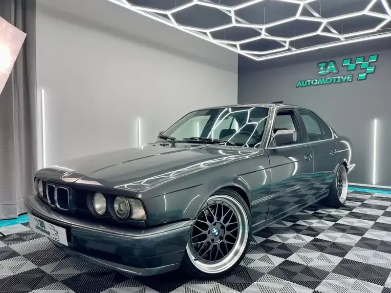 Cinza escuro Usado 1988 BMW 520 Sedan | € 5.999 - Imagem 1/4