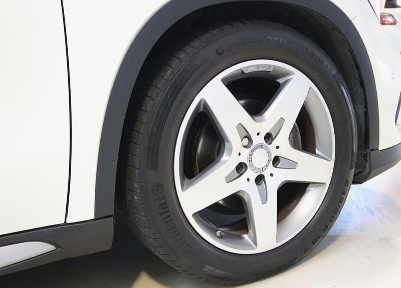 Usado Mercedes GLA200 AMG line 136 HP (100 kW) 2016 Branco SUV