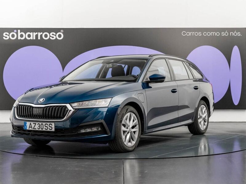 Azul Usado 2023 Skoda Octavia Ambition Carrinha | € 26.990 (Super Preço) - Imagem 1/4