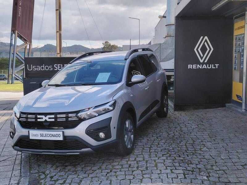 Cinza Usado 2023 Dacia Jogger Essentiel Monovolume | € 19.280 (Preço justo) - Imagem 1/4