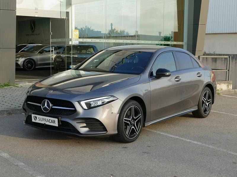 Cinzento Usado 2021 Mercedes A250 | € 27.490 (Preço justo) - Imagem 1/4
