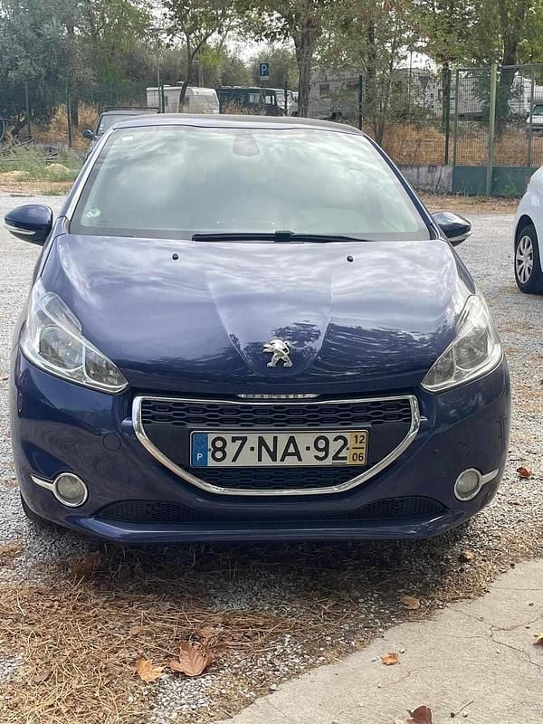 Azul Usado 2012 Peugeot 208 Citadino | € 7.500 (Preço justo) - Imagem 1/4