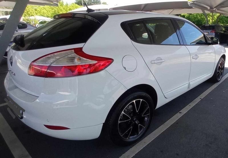 Branco Usado 2013 Renault Mégane III Citadino | € 5.500 (Preço justo) - Imagem 1/4