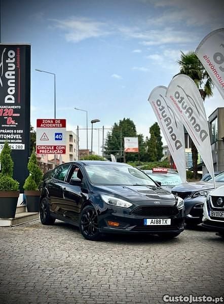 Preto Usado 2016 Ford Focus Titanium Citadino | € 8.994 (Preço justo) - Imagem 1/1
