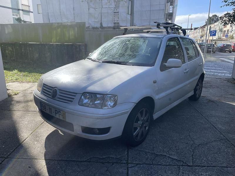 Usado VW Polo 75 HP (55 kW) 2000 Sedan
