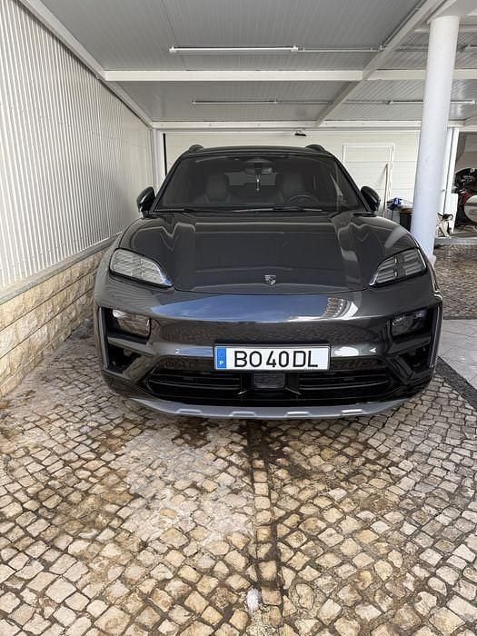 Usado 2024 Porsche Macan Turbo SUV | € 119.900 - Imagem 1/4