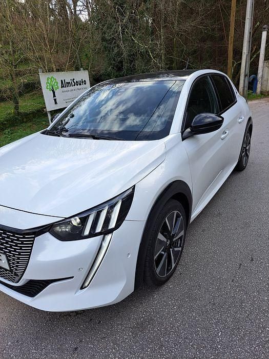 Usado 2021 Peugeot e-208 GT-line Citadino | € 17.350 (Bom preço) - Imagem 1/4