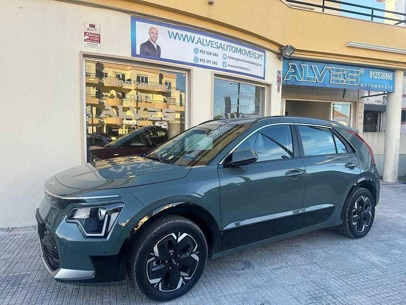 Cinza Usado 2023 Kia e-Niro SUV | € 32.980 (Preço elevado) - Imagem 1/4