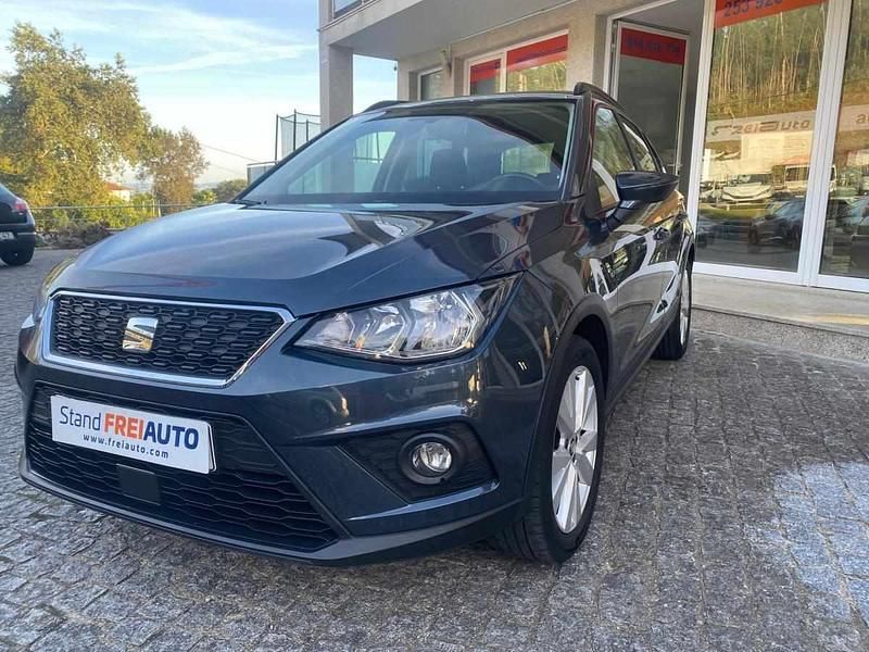 Cinza Usado 2020 Seat Arona Style SUV | € 14.990 (Preço justo) - Imagem 1/4