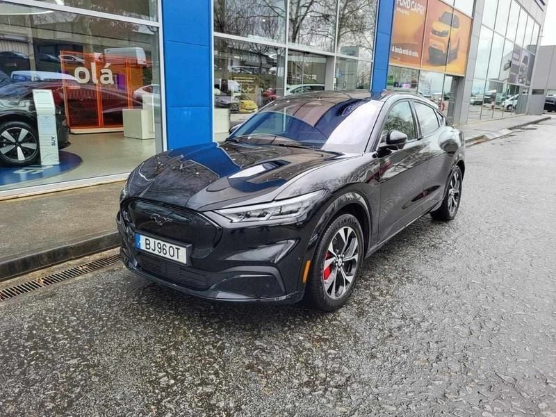 Preto Usado 2024 Ford Mustang Mach-E SUV | € 60.500 - Imagem 1/4