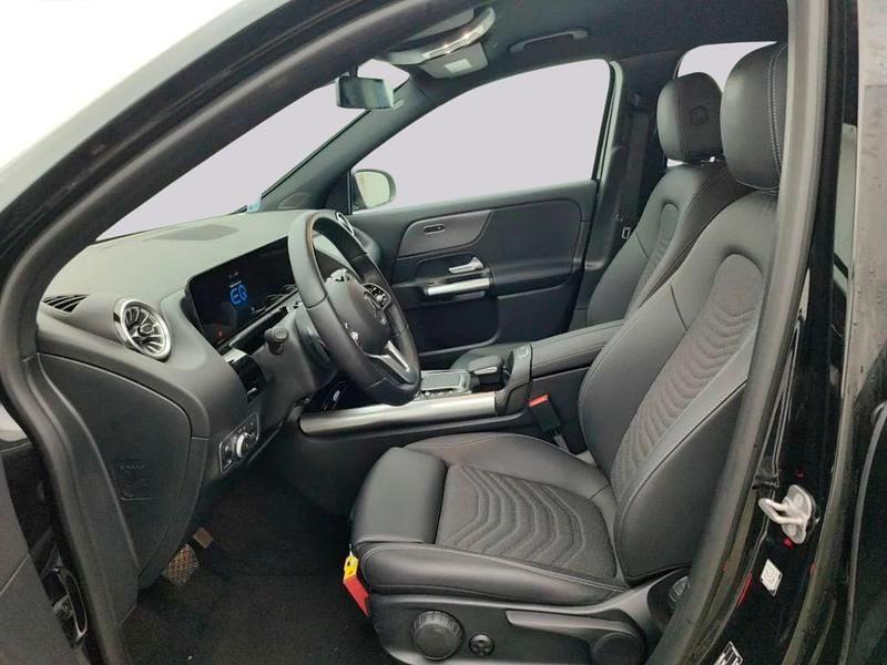 Usado Mercedes EQA250+ Business 139 kW (190 HP) 2023 Preto SUV