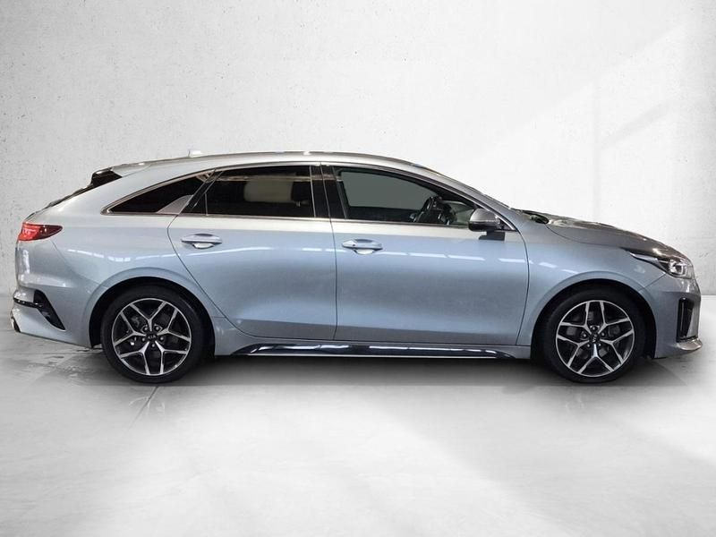 Usado Kia ProCeed 120 HP (88 kW) 2021 Cinzento Carrinha