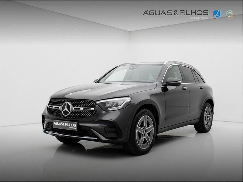 Usado Mercedes GLC300 333 HP (244 kW) 2024 Cinza SUV