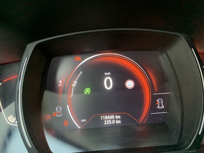 Usado Renault Kadjar Intens 110 HP (80 kW) 2017 Cinzento SUV