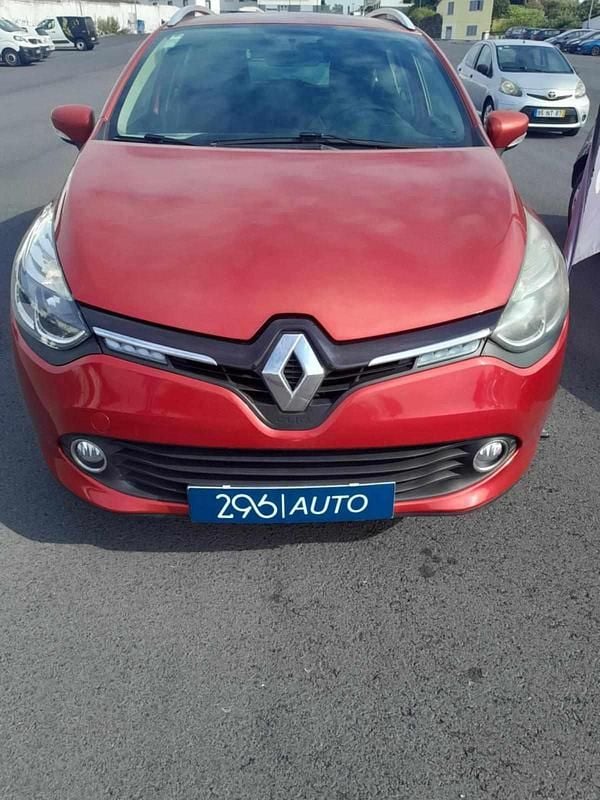 Usado Renault Clio GrandTour 75 HP (55 kW) 2018 Vermelho Carrinha