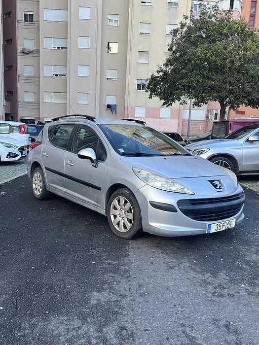 Usado 2008 Peugeot 207 Sedan | € 1.875 (Super Preço) - Imagem 1/4