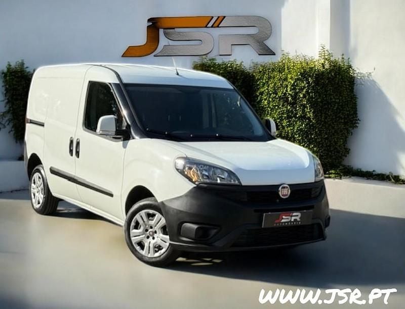 Branco Usado 2019 Fiat Doblò Easy Monovolume | € 9.490 (Preço justo) - Imagem 1/4