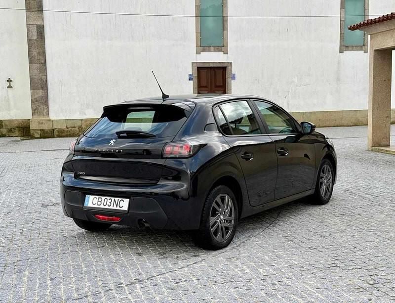 Usado Peugeot 208 Active 101 HP (74 kW) 2022 Preto Citadino