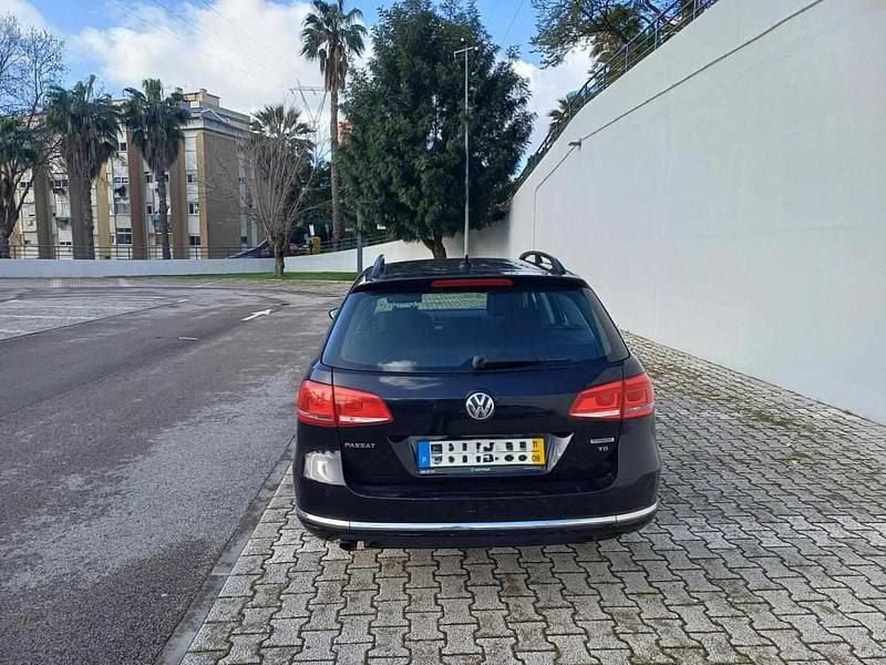 Usado VW Passat 105 HP (77 kW) 2011 Preto Carrinha