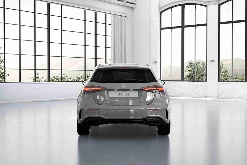 Cinzento Novo 2025 Mercedes A180 Style Citadino | € 47.434 (Preço justo) - Imagem 1/4