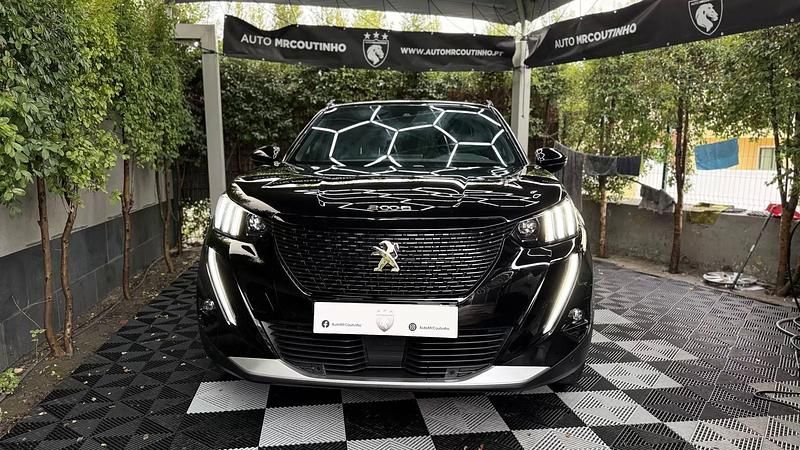 Preto Usado 2022 Peugeot e-2008 GT SUV | € 21.900 (Preço justo) - Imagem 1/4