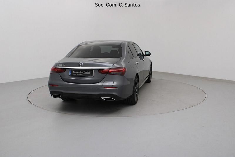 Usado Mercedes E300 AMG 316 HP (232 kW) 2023 Cinza Sedan