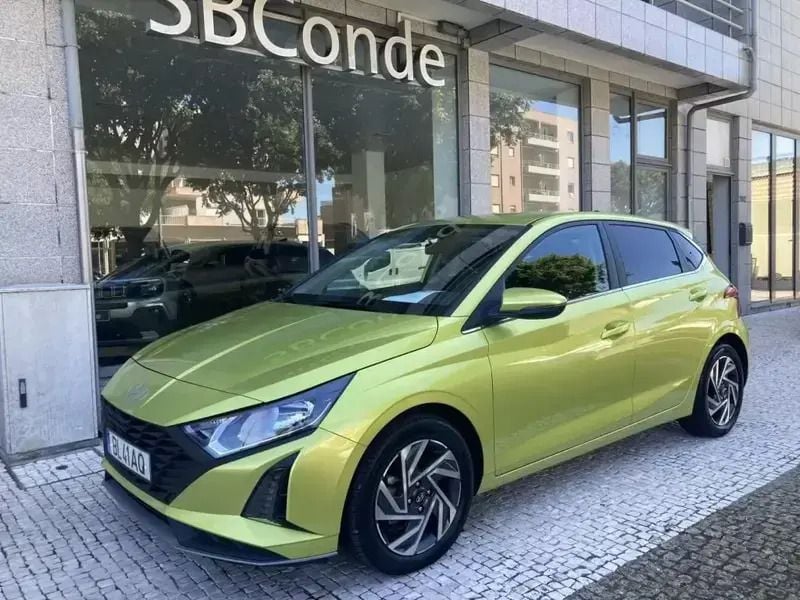 Verde Usado 2024 Hyundai i20 Comfort Citadino | € 17.840 (Preço justo) - Imagem 1/4