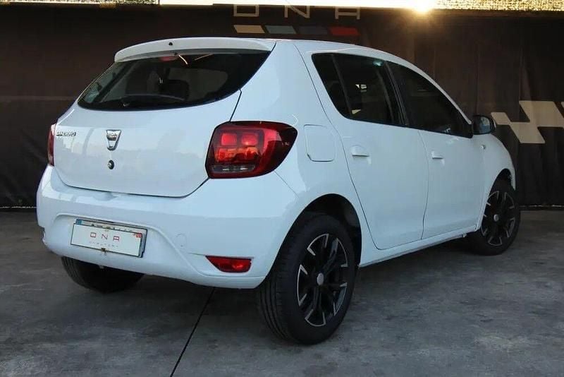 Usado Dacia Sandero Comfort 90 HP (66 kW) 2017 Amarelo
