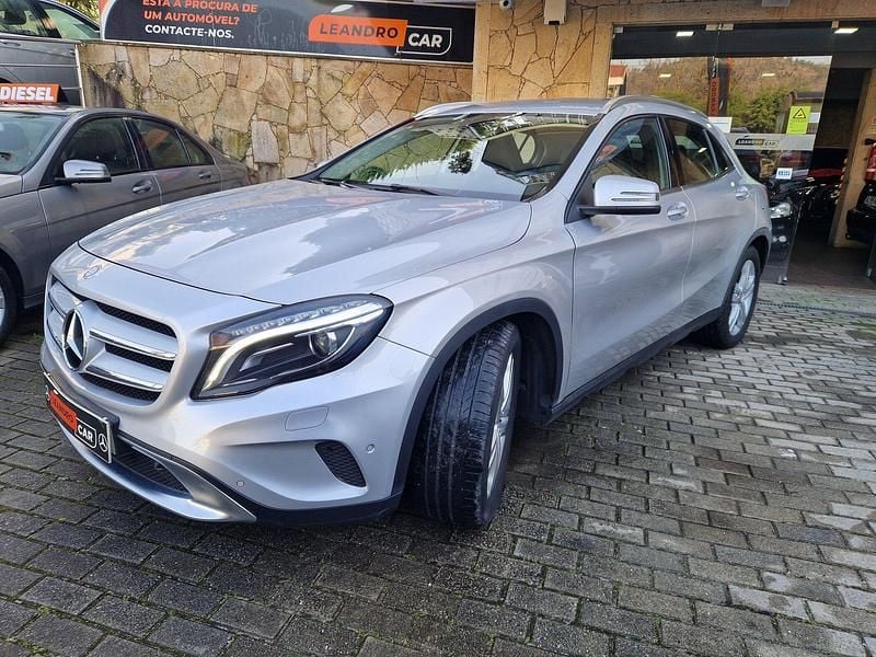 Usado Mercedes GLA200 Urban 136 HP (100 kW) 2015 Cinza SUV