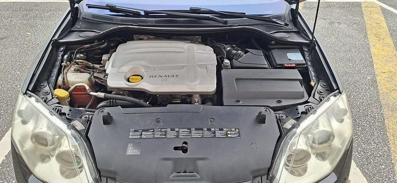 Usado Renault Laguna III 150 HP (110 kW) 2009 Sedan