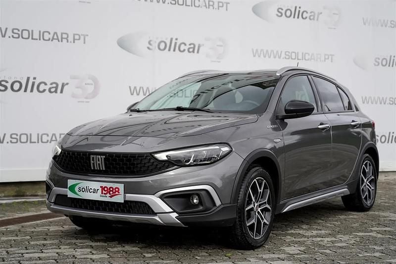 Usado Fiat Tipo Cross 101 HP (74 kW) 2022 Cinza SUV