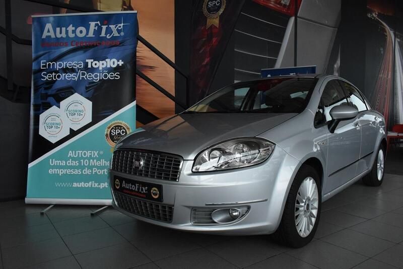 Cinzento Usado 2009 Fiat Linea Emotion Sedan | € 5.800 - Imagem 1/4