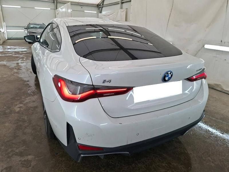 Usado BMW i4 210 kW (286 HP) 2023 Branco Sedan