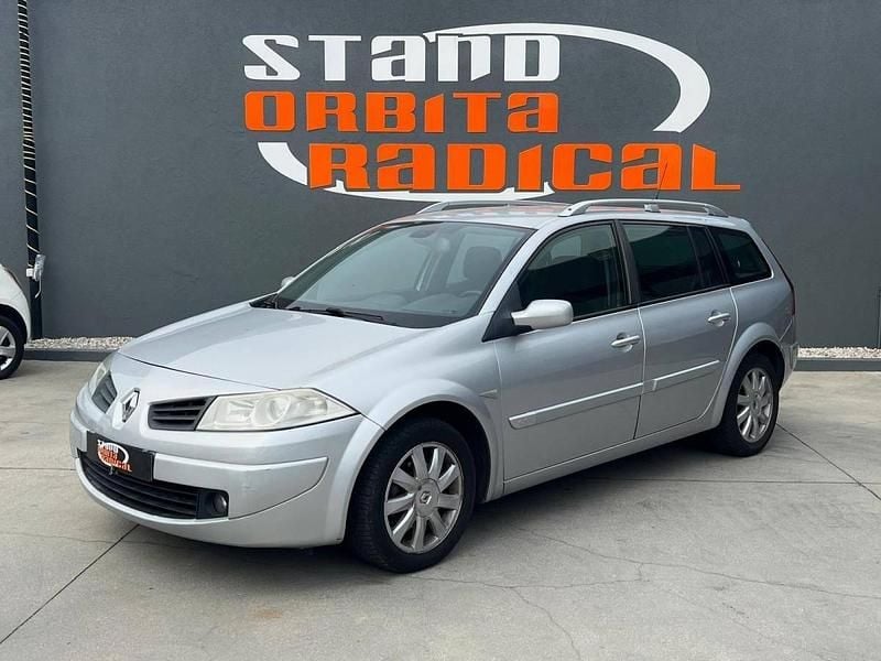 Cinzento Usado 2006 Renault Mégane II Carrinha | € 4.950 - Imagem 1/4