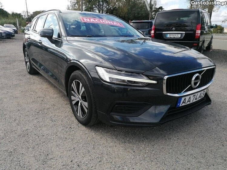 Cinza Usado 2020 Volvo V60 Momentum Carrinha | € 23.900 (Preço justo) - Imagem 1/1