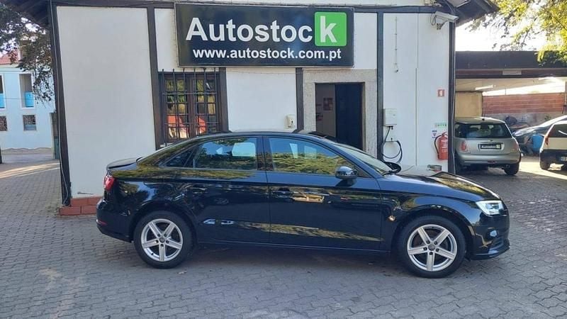 Usado Audi A3 Design 116 HP (85 kW) 2020 Preto Sedan
