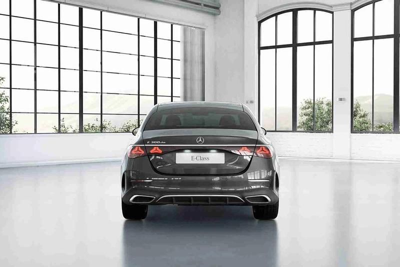 Novo Mercedes E300 313 HP (230 kW) 2025 Cinzento Sedan